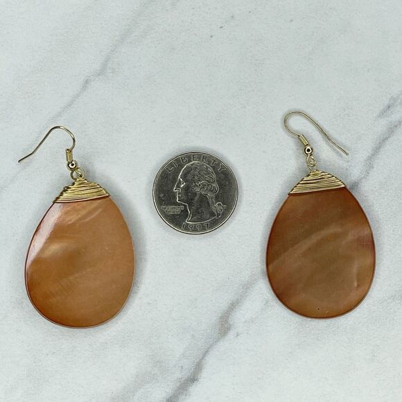 Gold Tone Wire Wrapped Shell Dangle Earrings Pierced Pair - Picture 1 of 6
